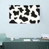 schattige koe op zwarte en witte boerderij spandoek (Beurs)