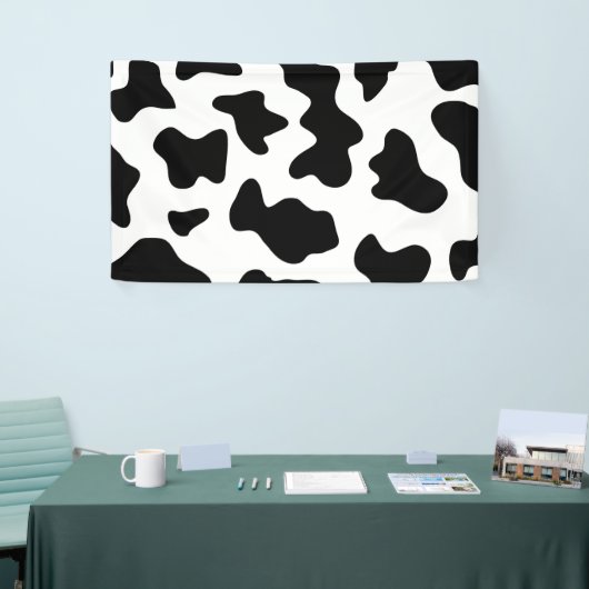 schattige koe op zwarte en witte boerderij spandoek (Beurs)