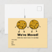 Schattige koekjespaar "We zijn verhuisd" Briefkaart (Voorkant / Achterkant)