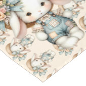 Schattige konijn in Overalls met Straw Pet & Bow Korte Tafelloper (Hoek)