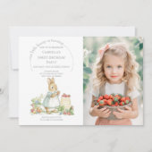 Schattige konijn met aardbeien Verjaardag Kaart (Voorkant)