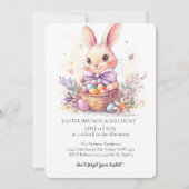 Schattige konijn met decoratieve eieren en eierjac kaart (Voorkant)