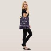 Schattige Konijnenpatroon Monogram Initialen Paars Tote Bag (Op model)