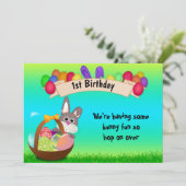 Schattige konijntje in mand Pasen 1e Verjaardag Kaart (Staand voorkant)