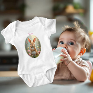 Schattige konijntje omringd door bloemen, kinder romper