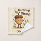 Schattige lachende eikel groeit sterk washandje (Wasdoekje)