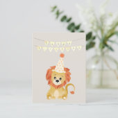 Schattige Leeuw Draagt Feesthoed Verjaardagsbanner Briefkaart (Staand voorkant)