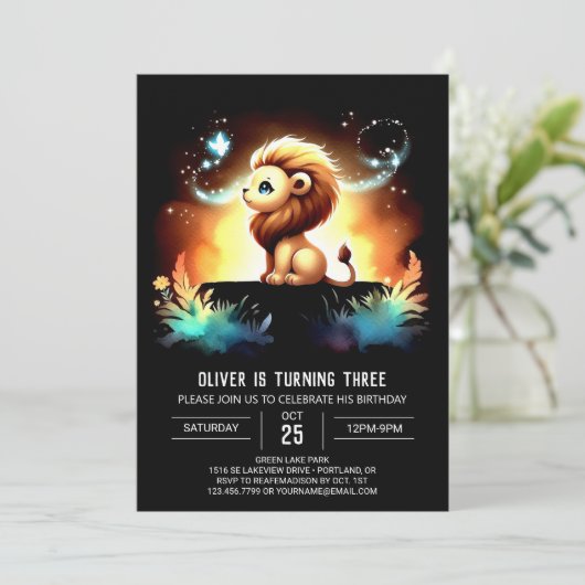 Schattige leeuwenverjaardag kaart (Staand voorkant)