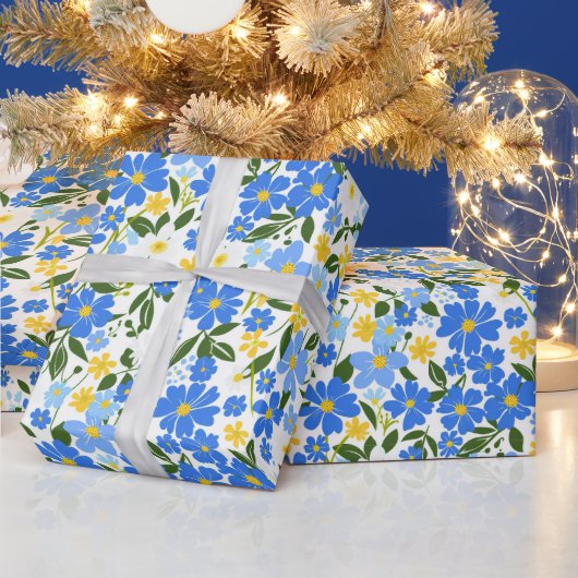 Schattige lenteblauw en geel bloemenpatroon cadeaupapier (Feestdagen)
