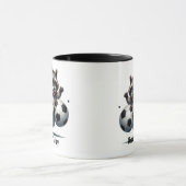 Schattige Leuk Dier Humor Raccoon Spelen Voetbal Mok (Midden)