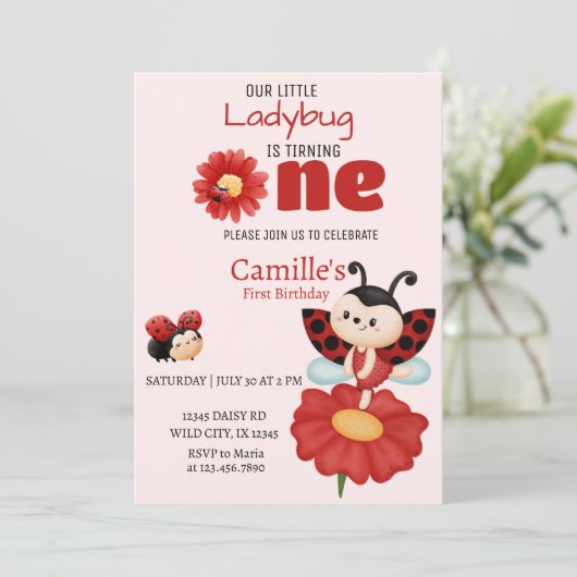 Schattige lieveheersbeestje bloemige eerste verjaa kaart (Staand voorkant)