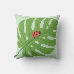 Schattige Lieveheersbeestje op Monstera Blad Worp Kussen