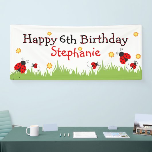 Schattige lieveheersbeestje thema Happy Birthday B Spandoek (Beurs)