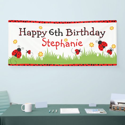 Schattige lieveheersbeestje thema Happy Birthday B Spandoek (Beurs)