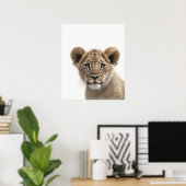 Schattige Lion Cub Baby Nursery Oerwoud Safari Poster (Thuiskantoor)