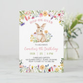 Schattige Little Bunny Wildflower Verjaardagsfeest Kaart (Staand voorkant)