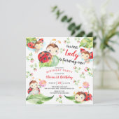 Schattige Little Lady Ladybug 1st Birthday Invitat Kaart (Staand voorkant)