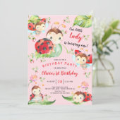 Schattige Little Lady Ladybug 1st Birthday Invitat Kaart (Staand voorkant)