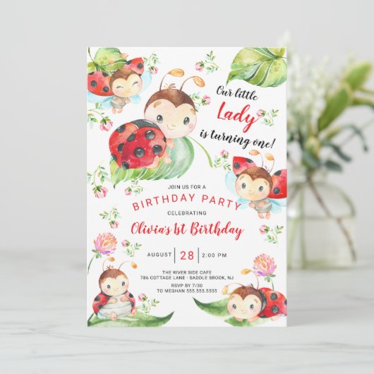 Schattige Little Lady Ladybug 1st Birthday Invitat Kaart (Staand voorkant)