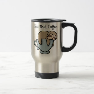 Schattige luiaard die slaapt op koffiekopje koffie reisbeker