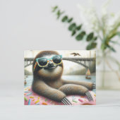 Schattige luiaard drijvend in een donut briefkaart (Staand voorkant)