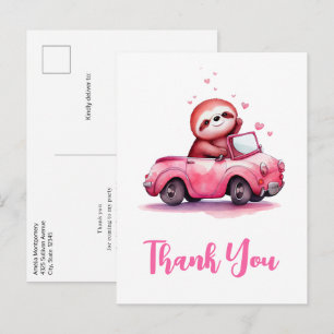 Schattige luiaard in een roze cabrio bedankt briefkaart