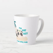 Schattige luie panda latte mok (Rechterhoek)