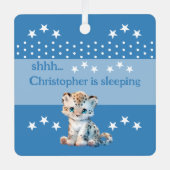 Schattige luipaard shhh voeg naam is slapen blauw metalen ornament (Voorkant)