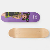 Schattige maar brutaal anime kawaii meisje met att skateboard (Horizontaal)