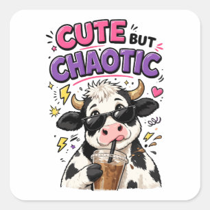 Schattige maar chaotische koe met ijskoude koffie vierkante sticker