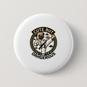 Schattige maar gevaarlijke pug hond karate trap_1 ronde button 5,7 cm
