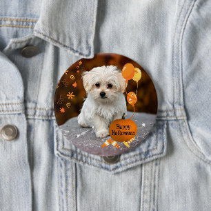 Schattige maltese puppy viert Halloween Button
