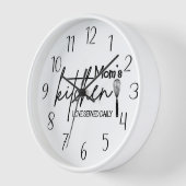 schattige mama's keukenliefde dagelijks gediend (Hoek)