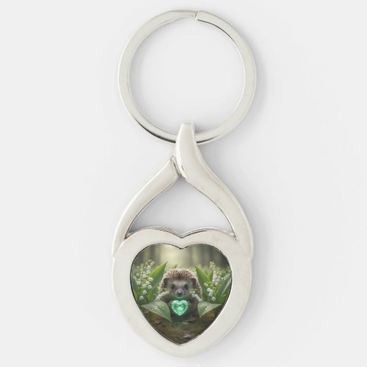 Schattige May Hedgehog met Smaragd Hart Sleutelhanger (Voorkant)