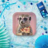Schattige Meerkat Met Glazen en Pizza Papieren Bordje (Feest)
