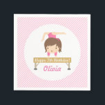 Schattige Meisje Gymnastiek Kids Verjaardag Party  Servetten<br><div class="desc">Feestbenodigdheden om dat gymnastiekverjaardagsfeestje te evenaren. Design beschikt over een schattig klein meisje in een roze turnpakje,  het uitvoeren van een ritmische gymnastiek routine op een evenwichtsbalk. Prachtig en elegant! Een zoete roze schuine strepen patroon voor achtergrond. Personaliseer eenvoudig met uw feestbericht.</div>