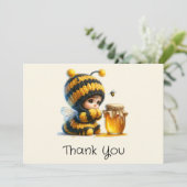 Schattige meisje in bijenkostuum met honing bedankkaart (Staand voorkant)
