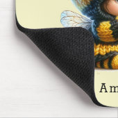 Schattige meisje in bijenkostuum met honing muismat (Hoek)