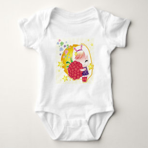 Schattige meisje met framboos romper