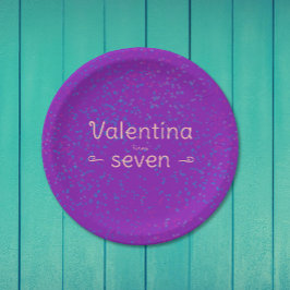 Schattige Meisje Paarse Papier Confetti Bord