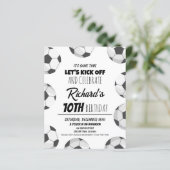 Schattige Modern Voetbal Budget Verjaardagsuitnodi (Staand voorkant)