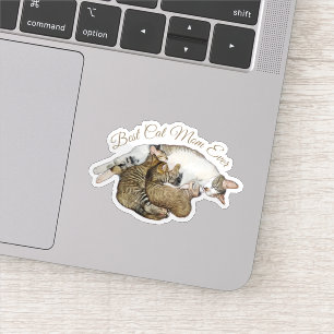Schattige moederkat verzorgt haar kleine katjes sticker