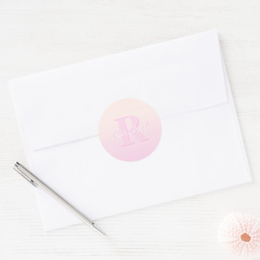 Schattige  monogram | Perzik & Roze Ombre Ronde Sticker (Envelop)
