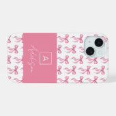 Schattige Monogram Roze Bow Coquette iPhone 15 Case (Achterkant horizontaal)