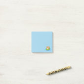 Schattige muis in een bladboot blauw post-it® notes (Op bureau)