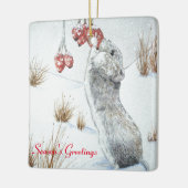 schattige muis met bessen sneeuwen keramisch ornament (Links)