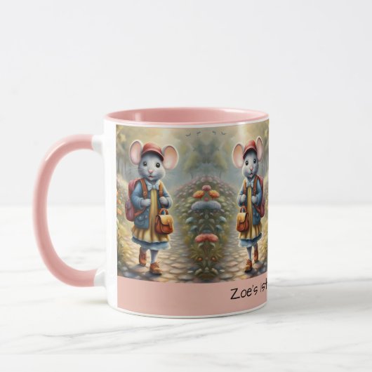 Schattige muismeisje op weg naar school, gewoonte mok (Links)