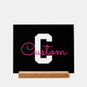 Schattige naam & monogram | Zwart Wit & Roze Acryl Bord (Voorkant)