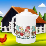 schattige nationale kippenliefhebbers theepot<br><div class="desc">schattige landgnoomkip houdt van theepot</div>