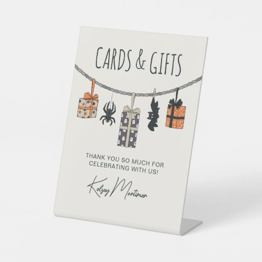 Schattige Neutraal Halloween Baby shower Kaarten & Reclamebord Met Voetstuk (Voorkant)
